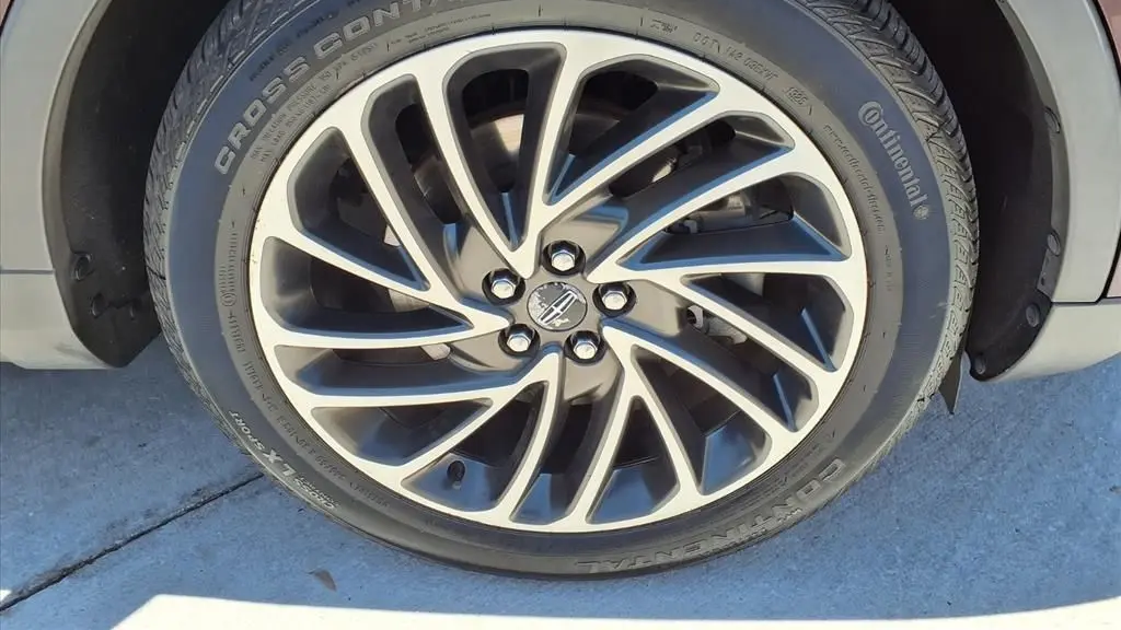 2020 Lincoln Nautilus Reserve