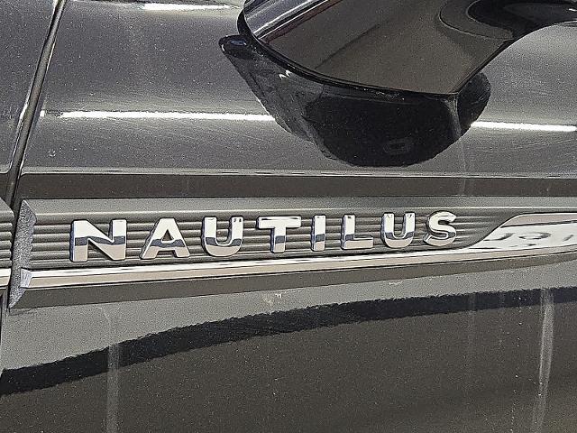 2022 Lincoln Nautilus - $39,999