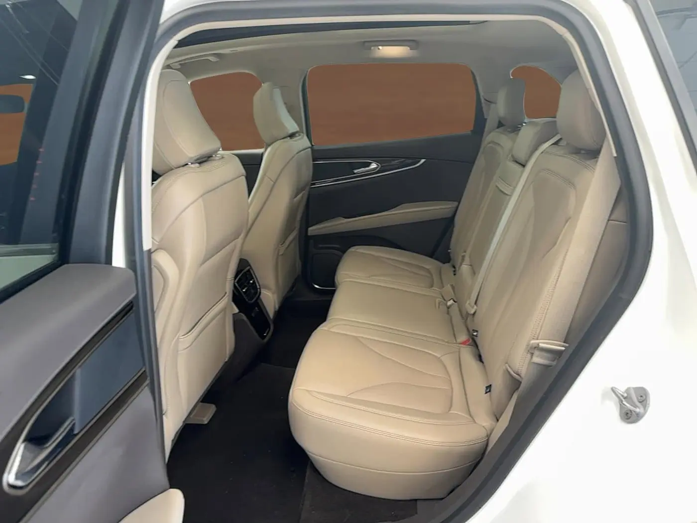 2022 Lincoln Nautilus - $27,000