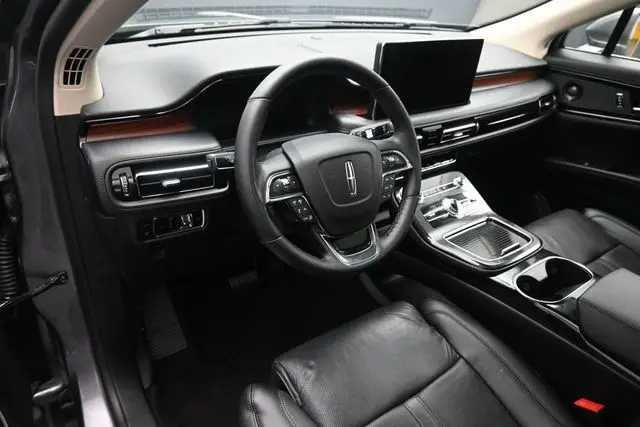 2023 Lincoln Nautilus - $42,625