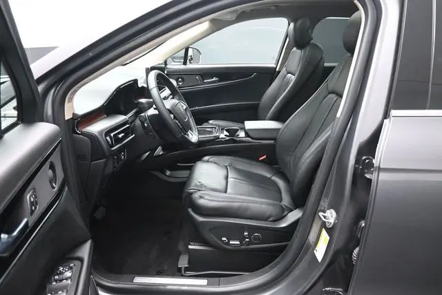 2023 Lincoln Nautilus - $42,625