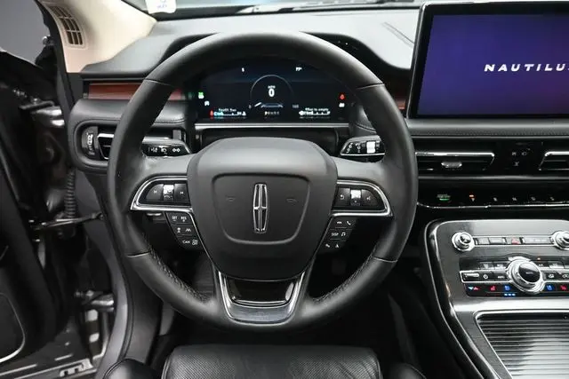 2023 Lincoln Nautilus - $42,625