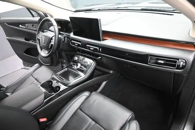 2023 Lincoln Nautilus - $42,625