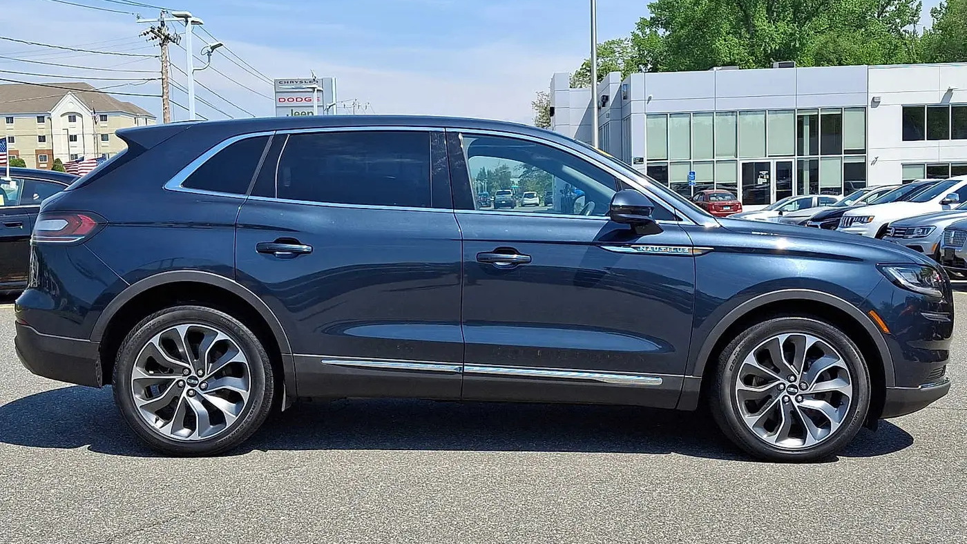 2022 Lincoln Nautilus Reserve