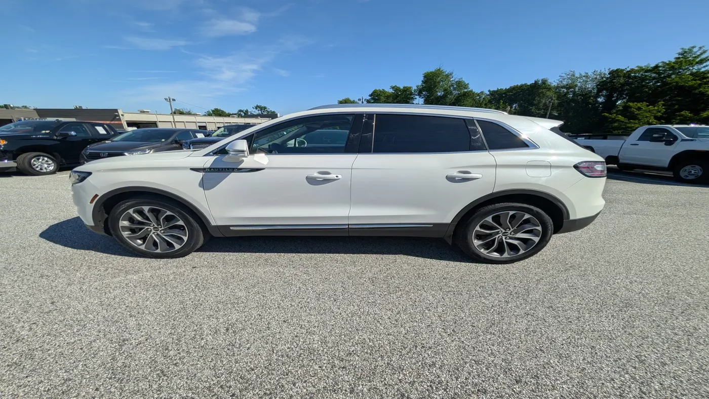 2022 Lincoln Nautilus Reserve