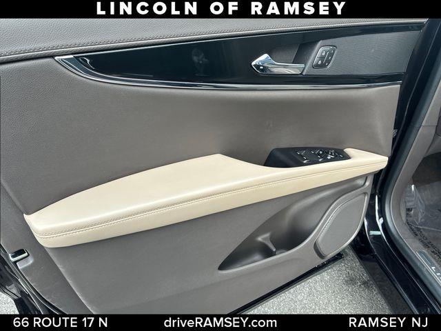 2022 Lincoln Nautilus - $24,950