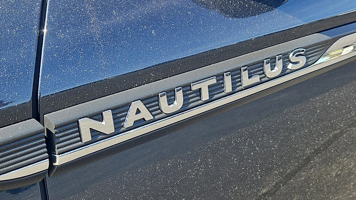 2021 Lincoln Nautilus Reserve