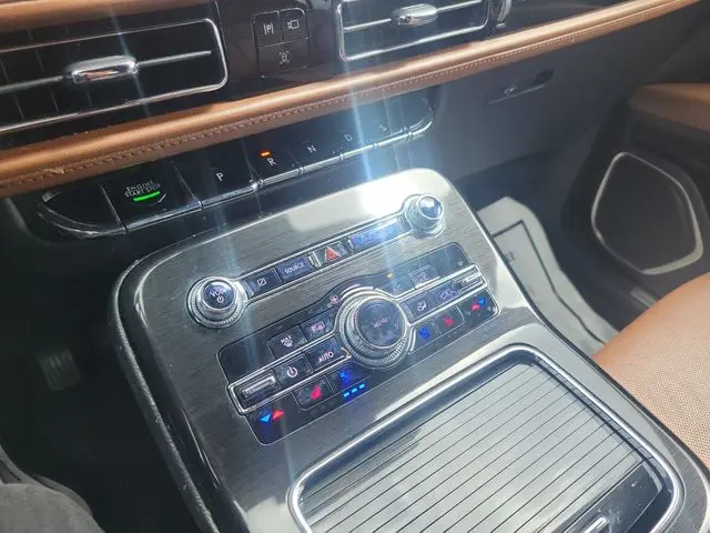 2023 Lincoln Nautilus - $33,990