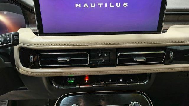 2021 Lincoln Nautilus Reserve