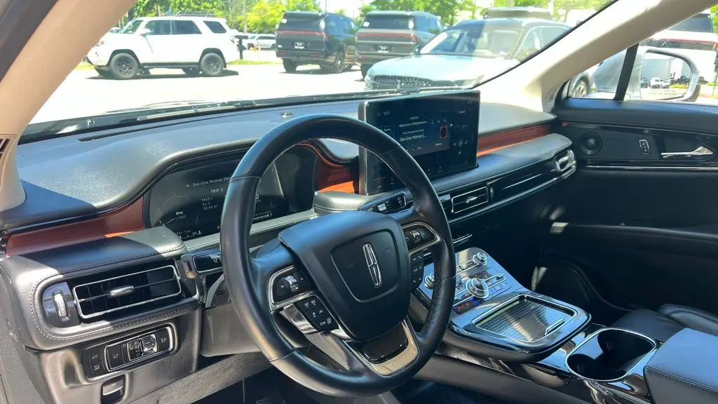 2023 Lincoln Nautilus Reserve