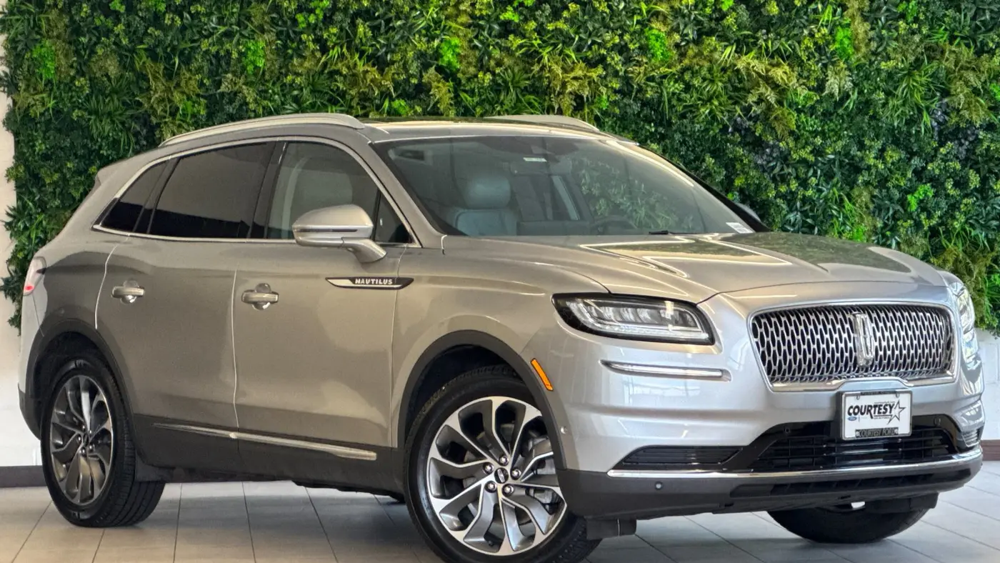 Preowned 2023 Lincoln Nautilus Reserve for Sale