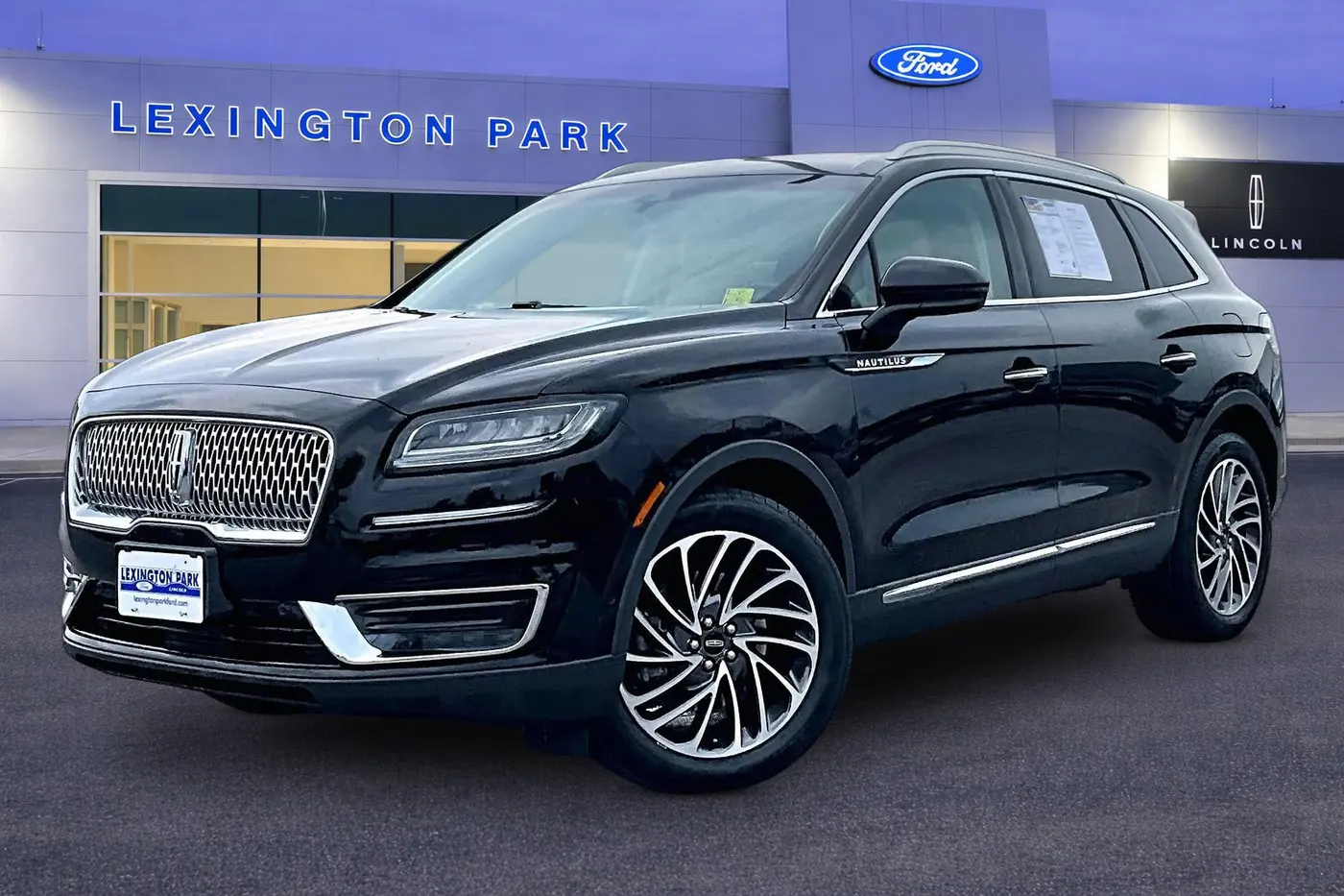 2019 Lincoln Nautilus - $21,900