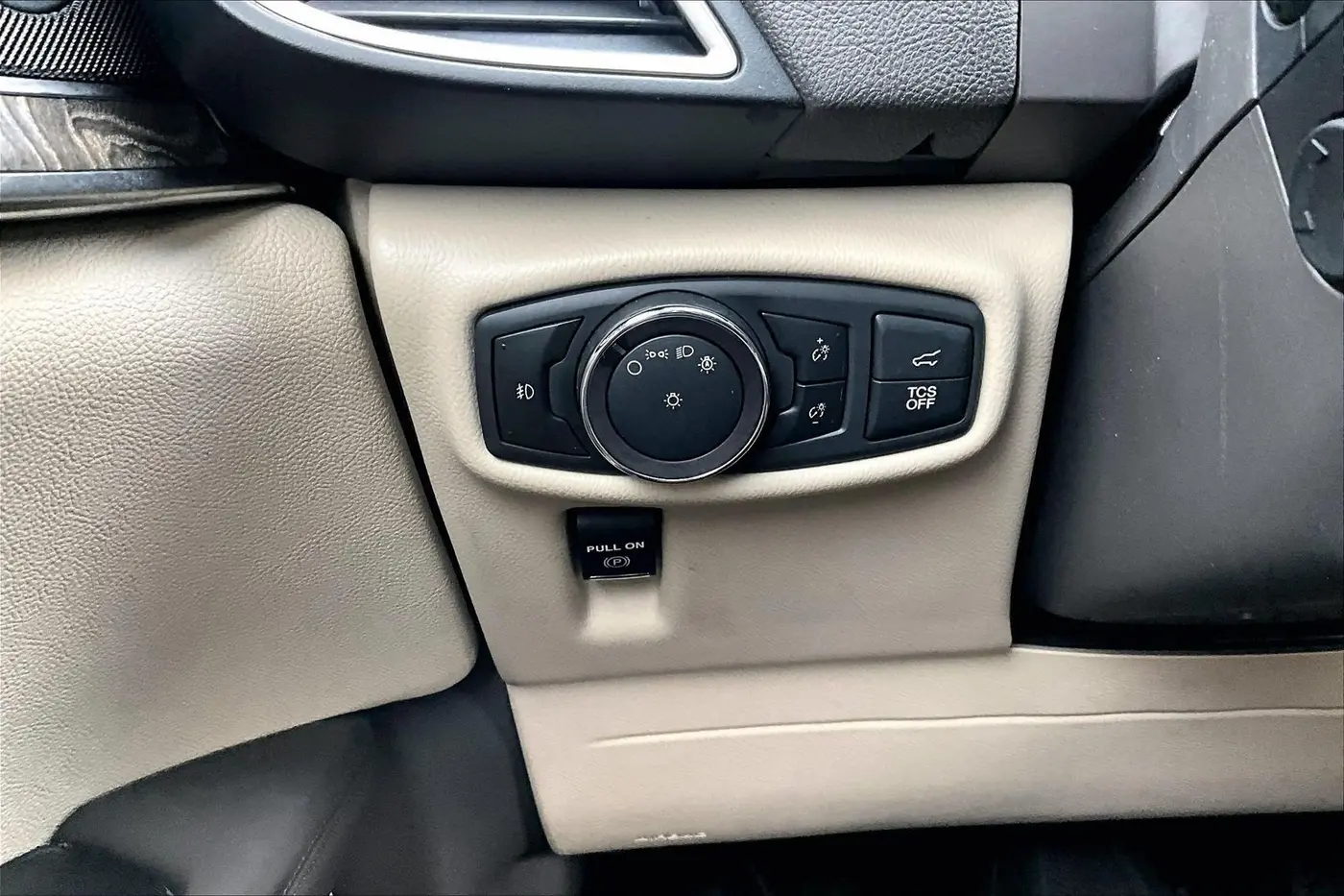 2019 Lincoln Nautilus - $21,900
