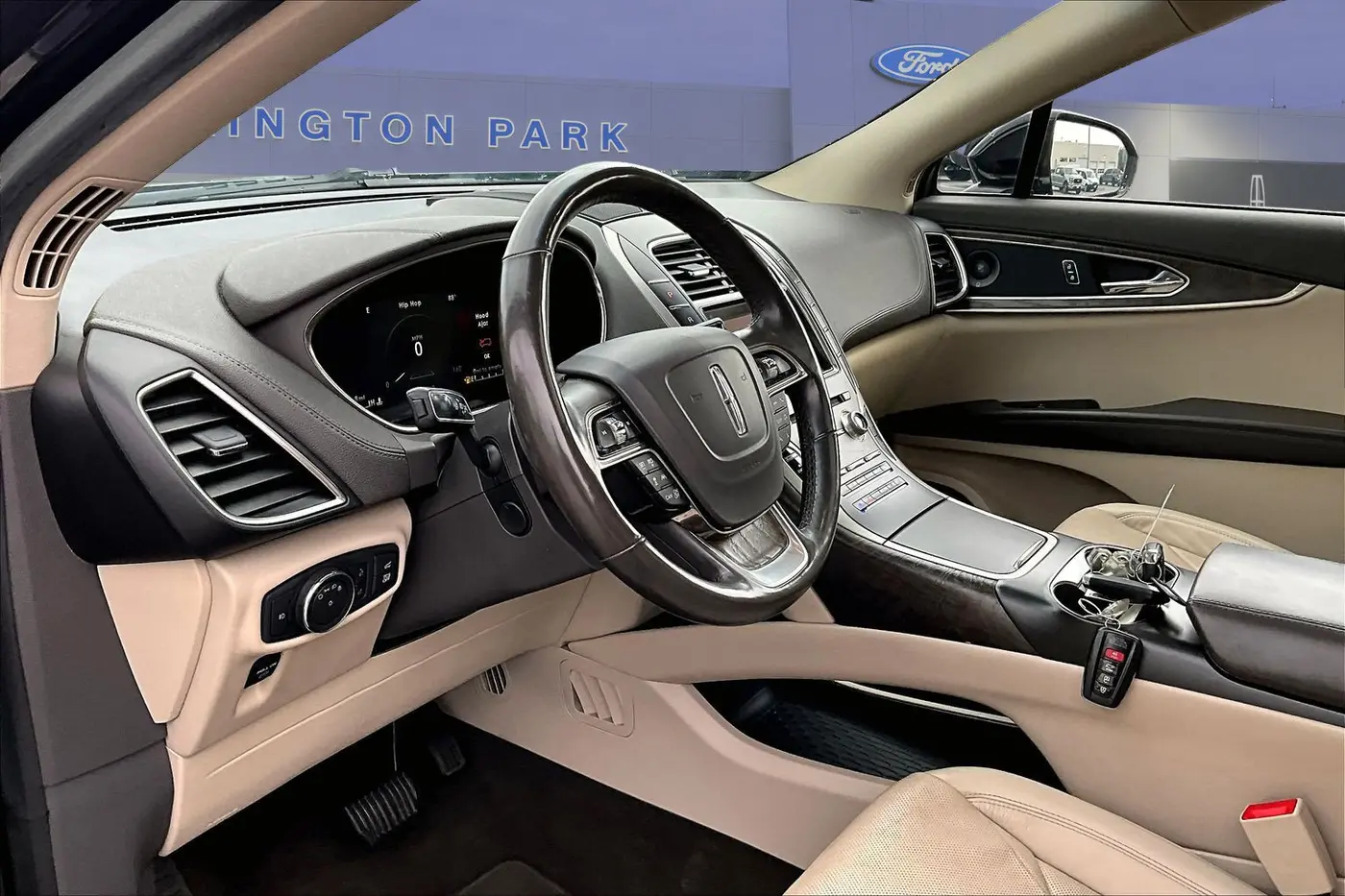 2019 Lincoln Nautilus - $21,900