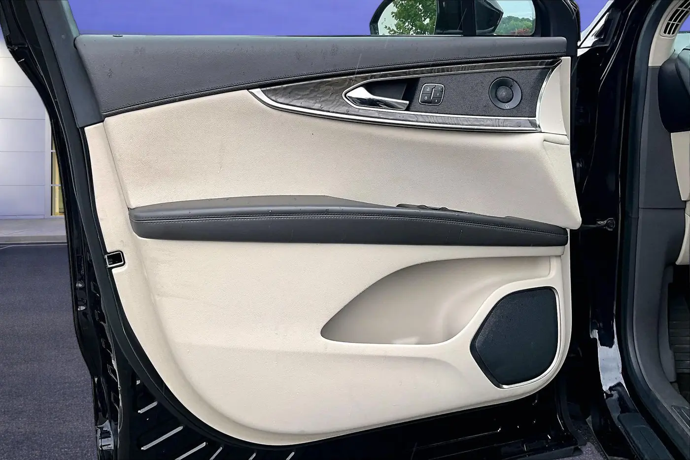 2019 Lincoln Nautilus - $21,900