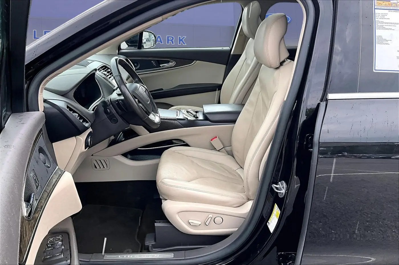 2019 Lincoln Nautilus - $21,900