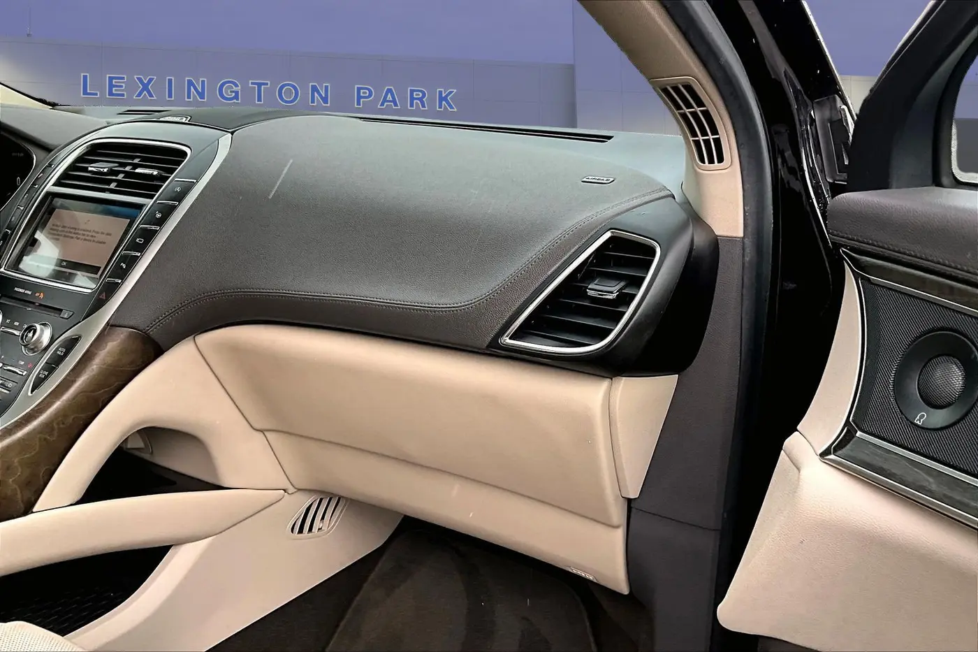 2019 Lincoln Nautilus - $21,900