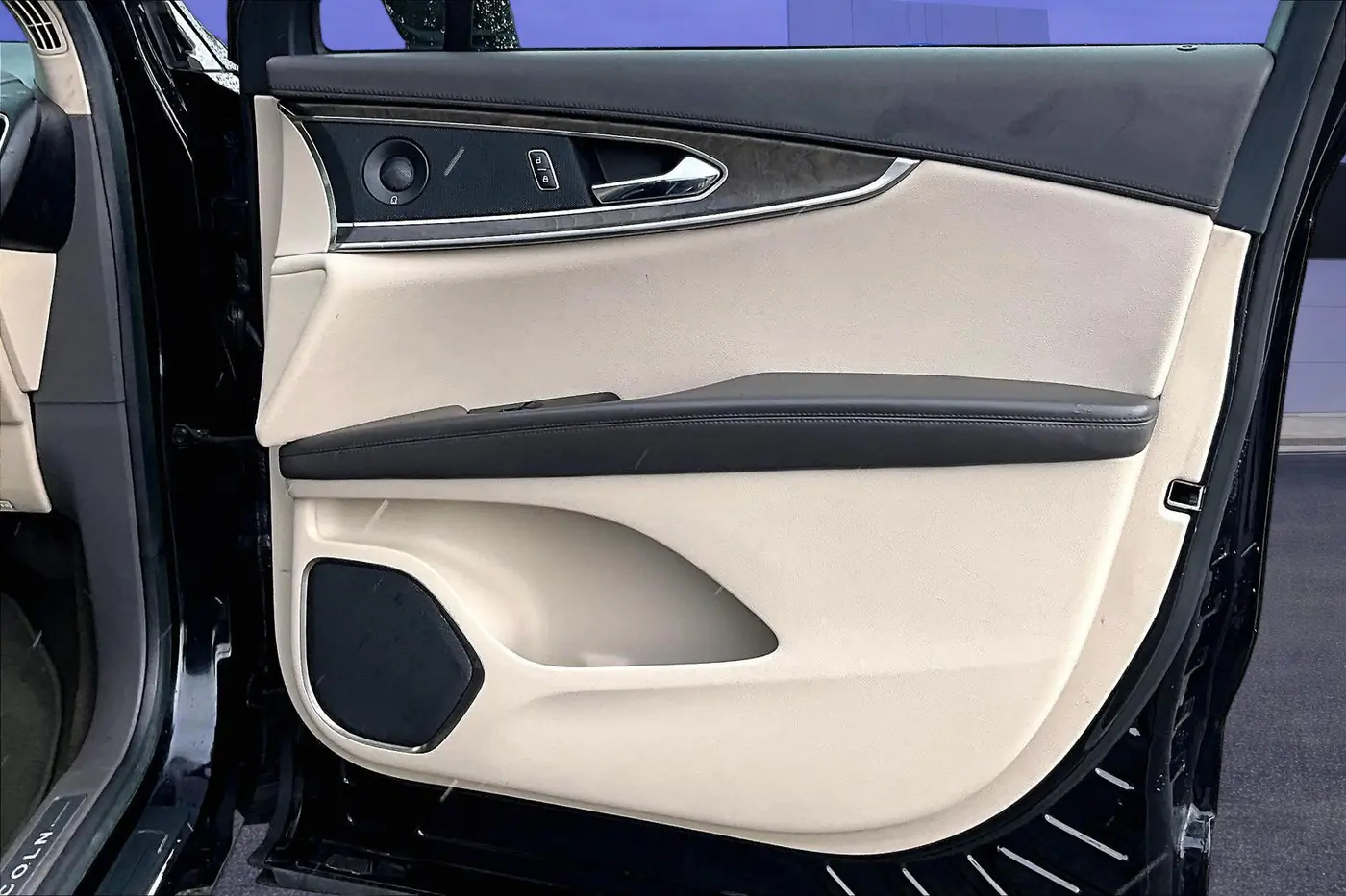 2019 Lincoln Nautilus - $21,900