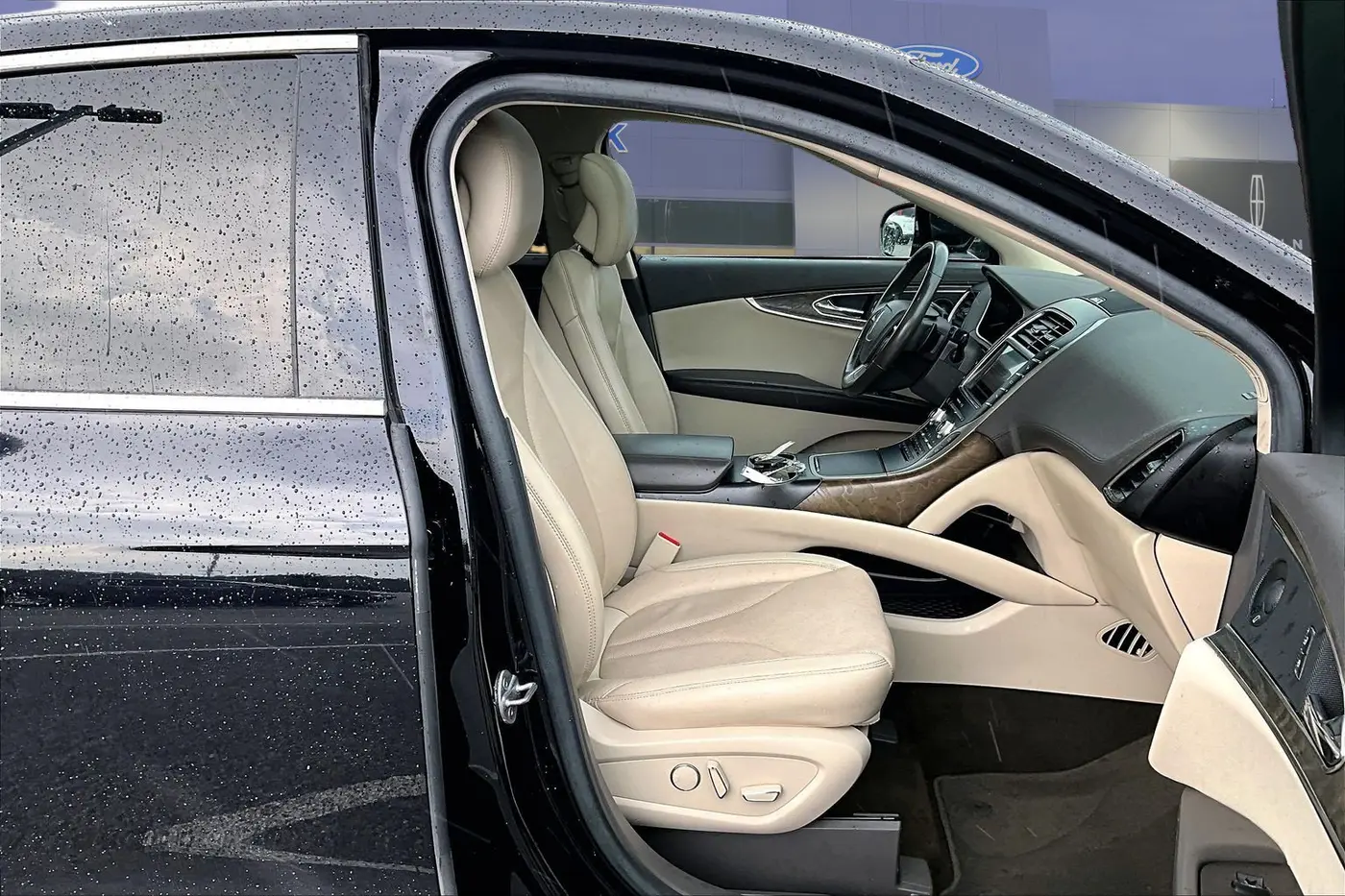 2019 Lincoln Nautilus - $21,900