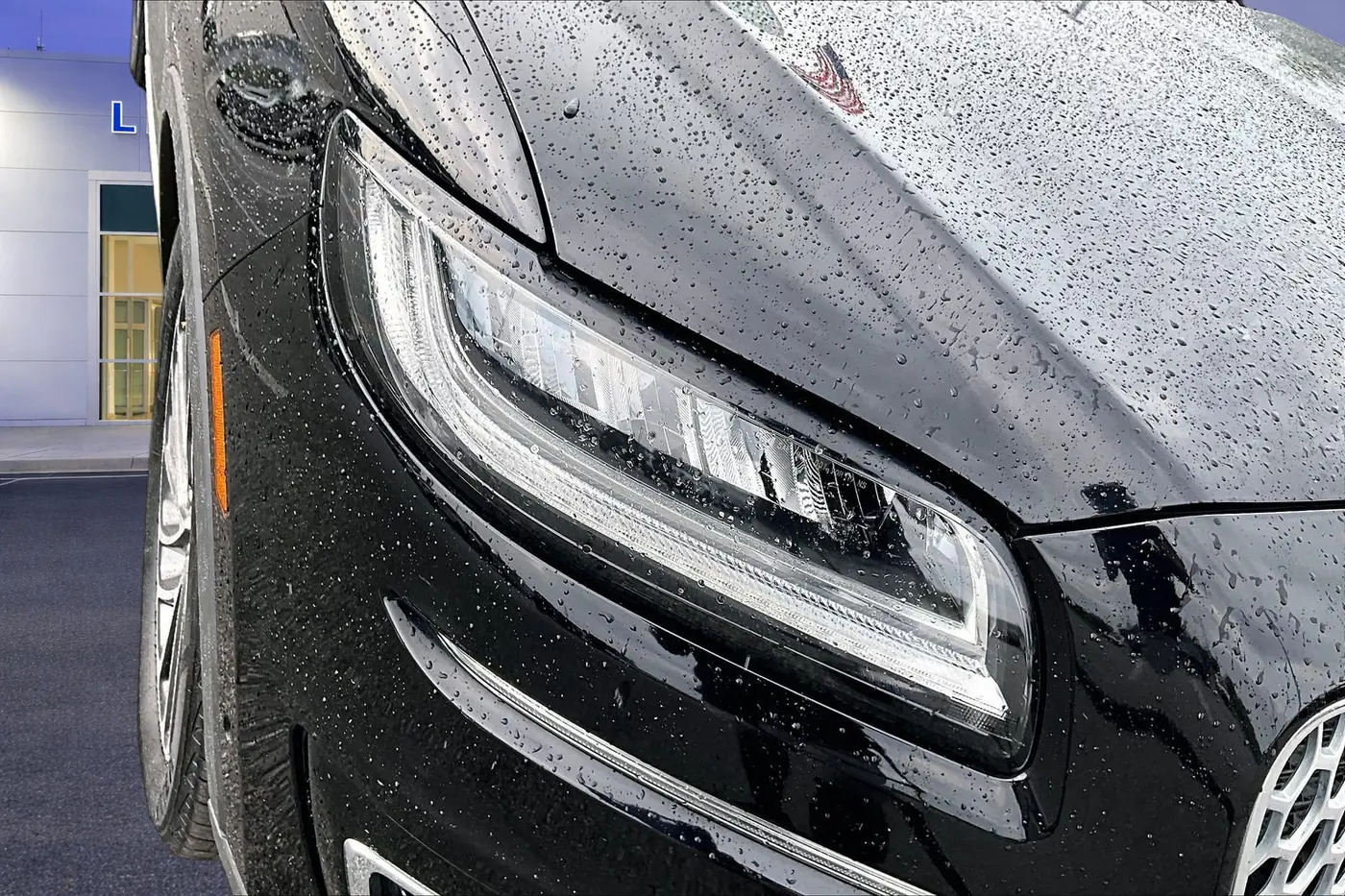 2019 Lincoln Nautilus - $21,900