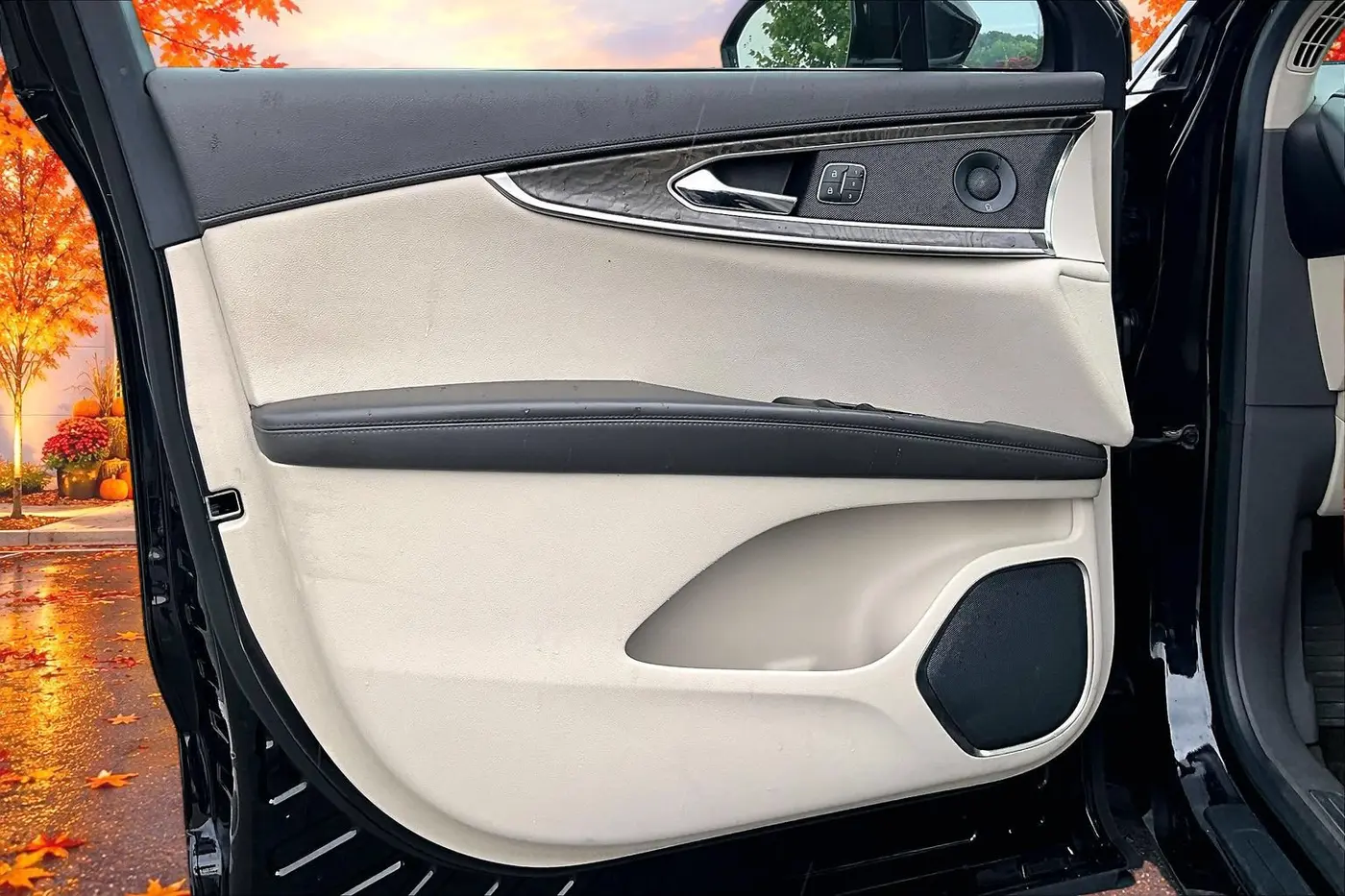 2019 Lincoln Nautilus - $21,800