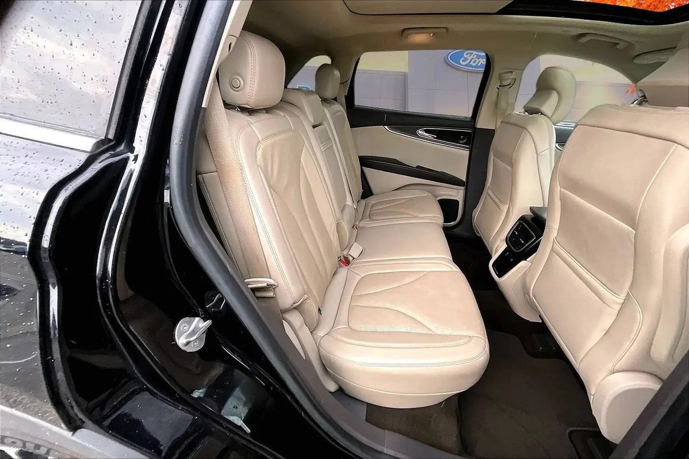 2019 Lincoln Nautilus - $21,800