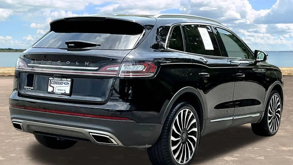 2022 Lincoln Nautilus Black Label