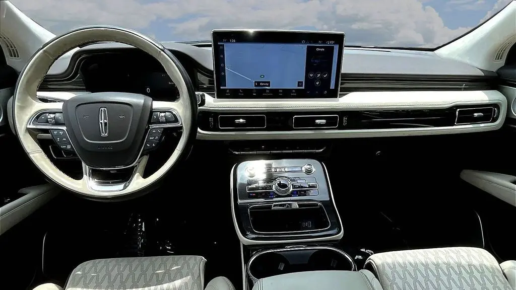 2022 Lincoln Nautilus Black Label