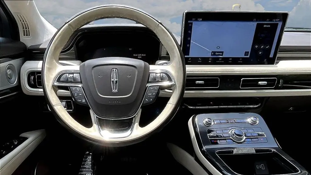 2022 Lincoln Nautilus Black Label