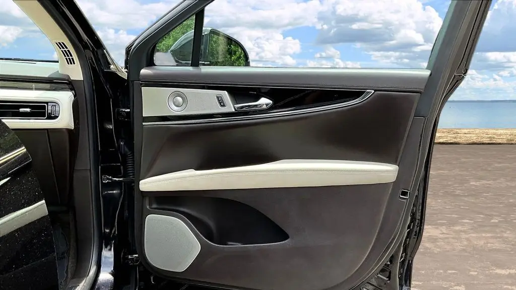 2022 Lincoln Nautilus Black Label