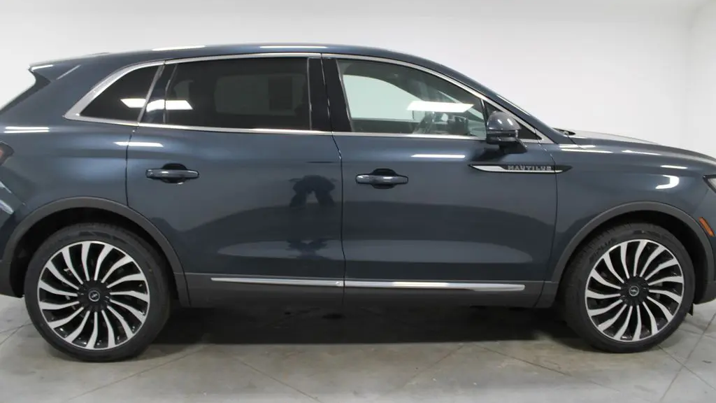 2023 Lincoln Nautilus Black Label