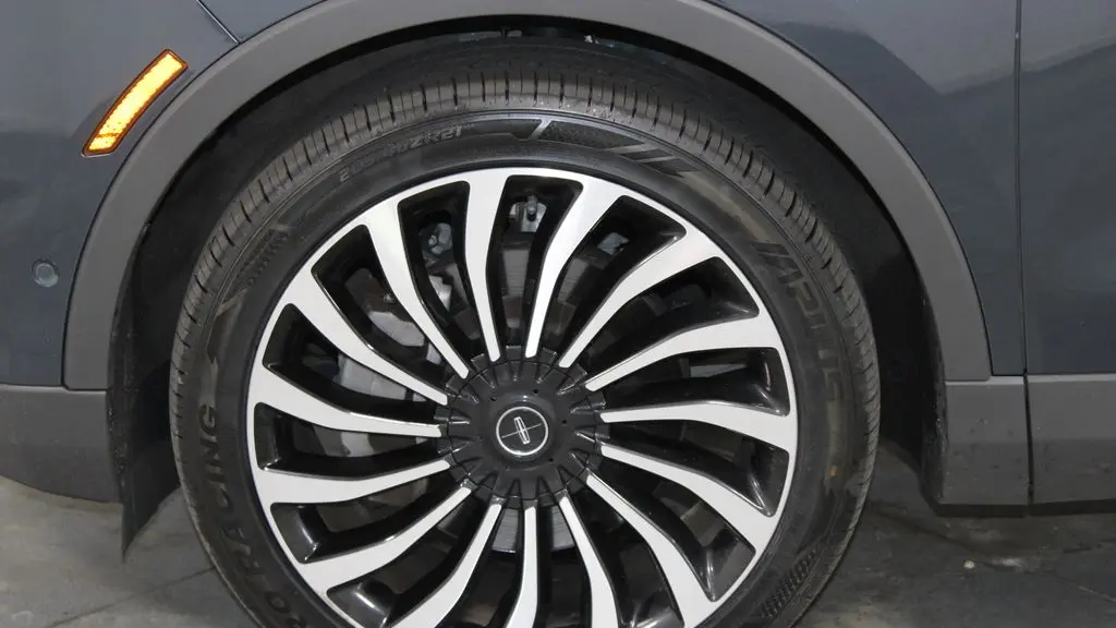 2023 Lincoln Nautilus Black Label
