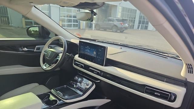 2023 Lincoln Nautilus Black Label