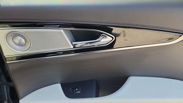 2023 Lincoln Nautilus Black Label
