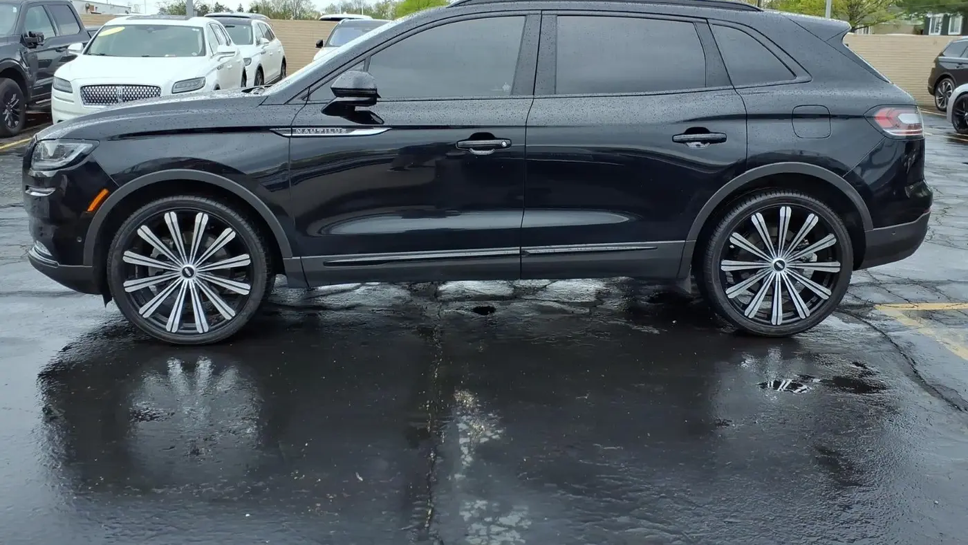 2022 Lincoln Nautilus Black Label