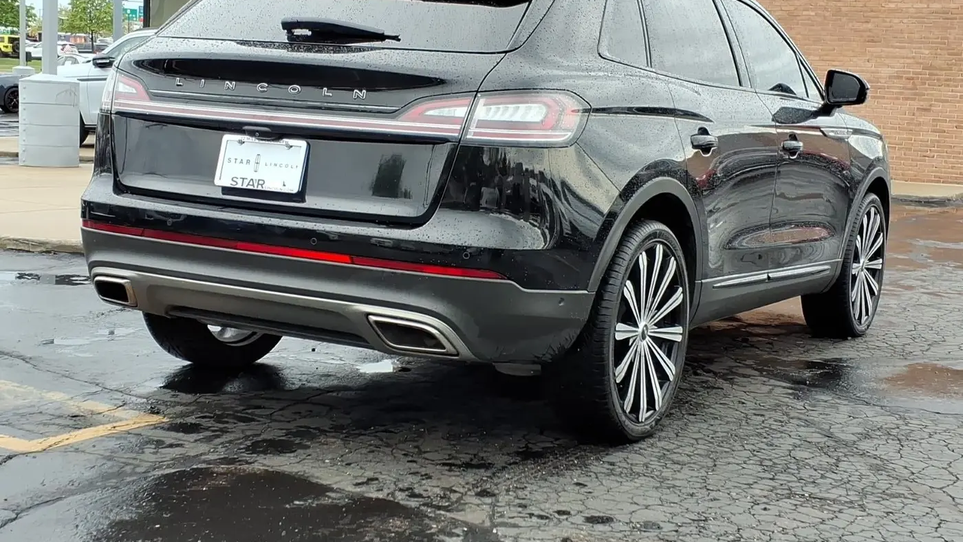 2022 Lincoln Nautilus Black Label