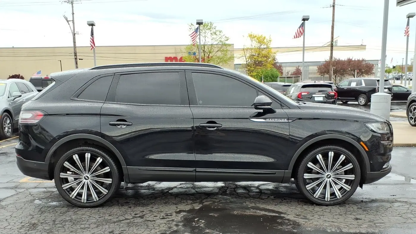 2022 Lincoln Nautilus Black Label