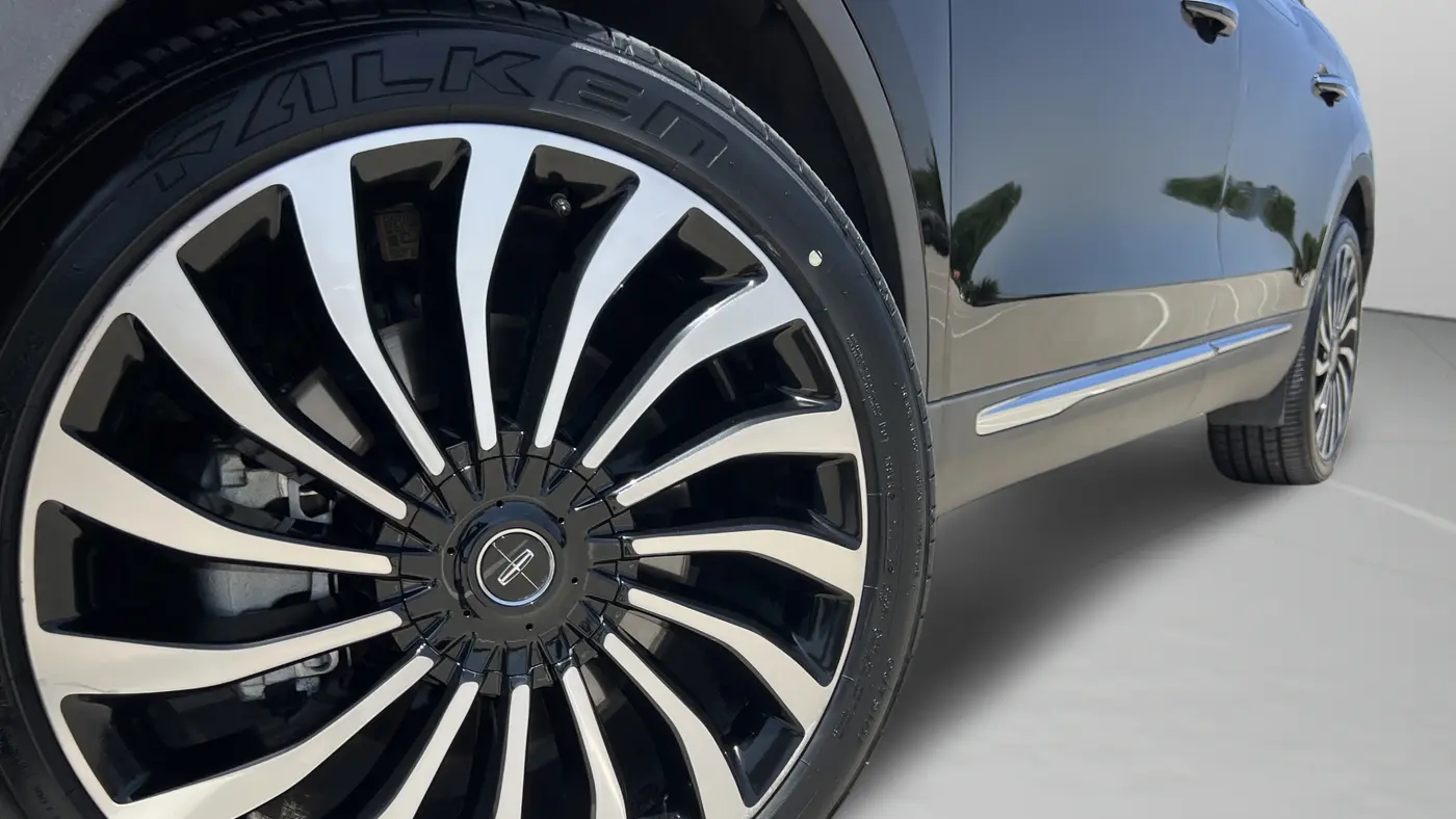2020 Lincoln Nautilus Black Label