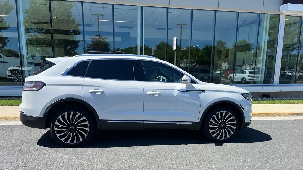 2022 Lincoln Nautilus Black Label