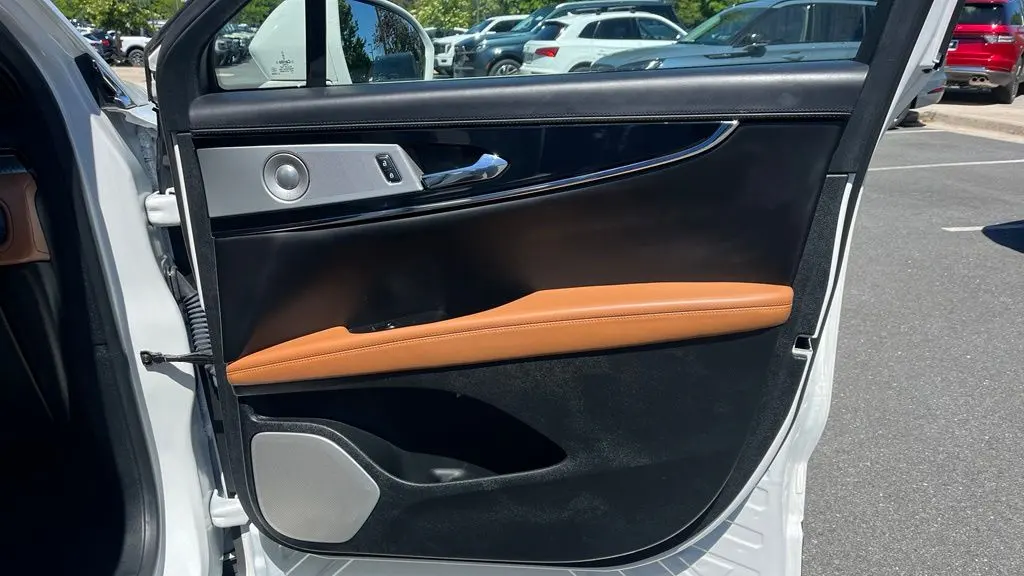 2022 Lincoln Nautilus Black Label