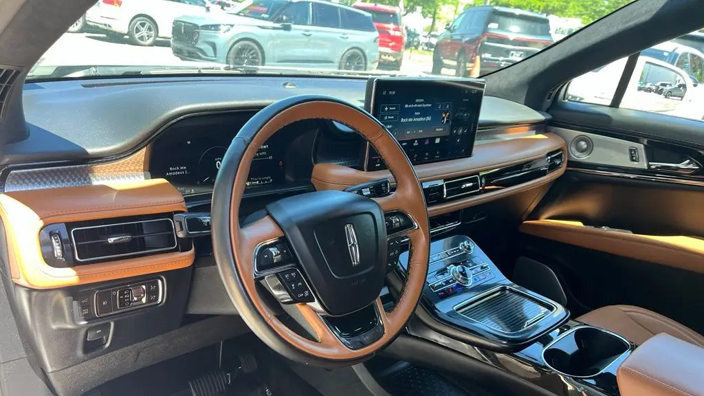 2022 Lincoln Nautilus Black Label