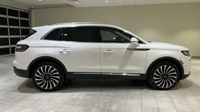 2022 Lincoln Nautilus Black Label