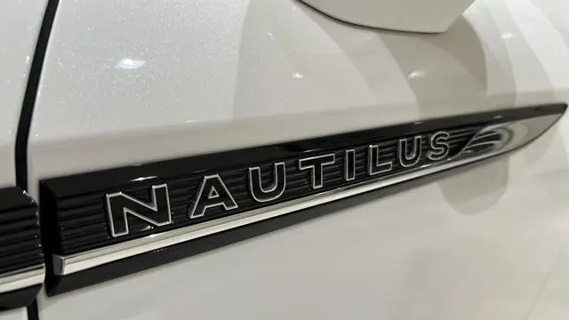 2022 Lincoln Nautilus Black Label