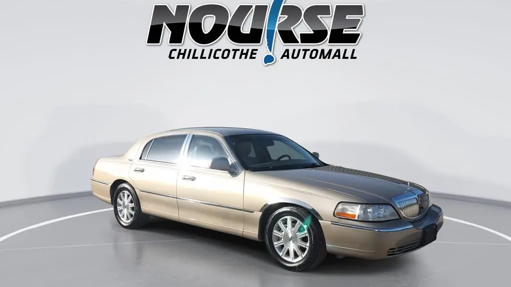2011 Lincoln Town Car Signature Limited
