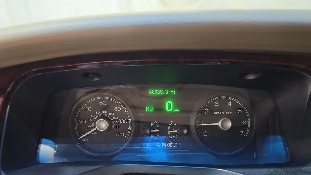 2011 Lincoln Town Car Signature Limited