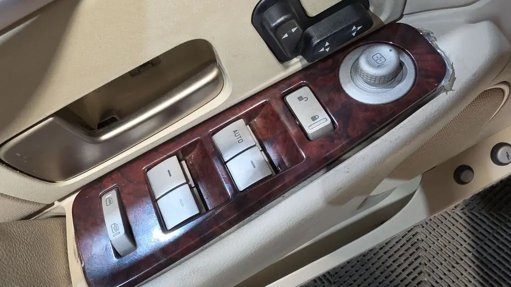 2011 Lincoln Town Car Signature Limited