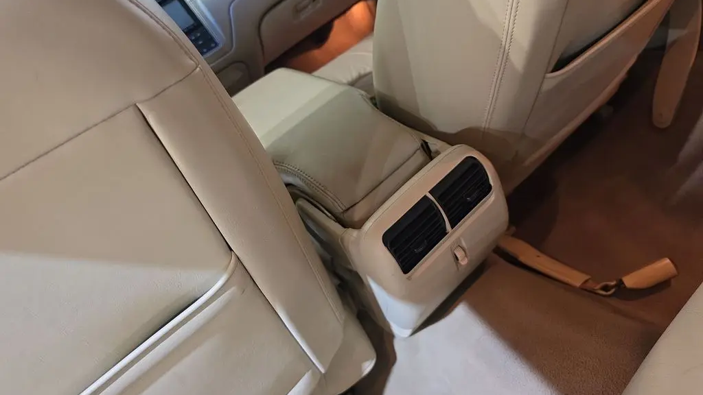 2011 Lincoln Town Car Signature Limited