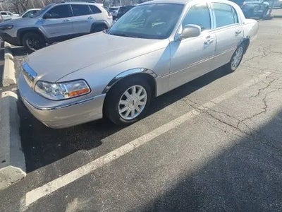 2011 Lincoln Town Car Signature Limited 4DR Sedan