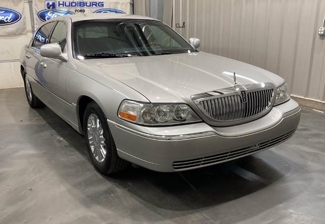 2008 Lincoln Town Car - $13,970