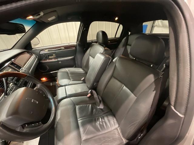2008 Lincoln Town Car - $13,970